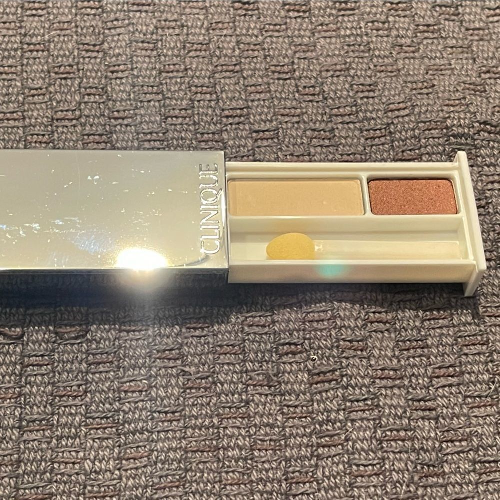 RARE - NEW - Clinique Colour Surge Eye Shadow Duo - French Vanilla & Black Honey